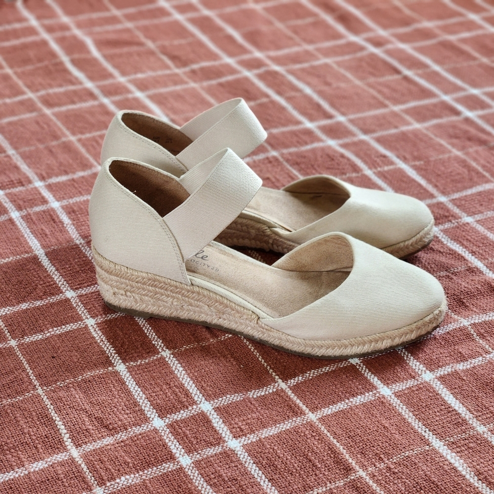 Lifestride espadrilles, cream color, women's 8.5, barely worn.